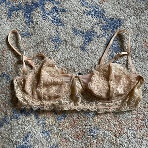 KIMCHI BLUE lace bralette M NWT